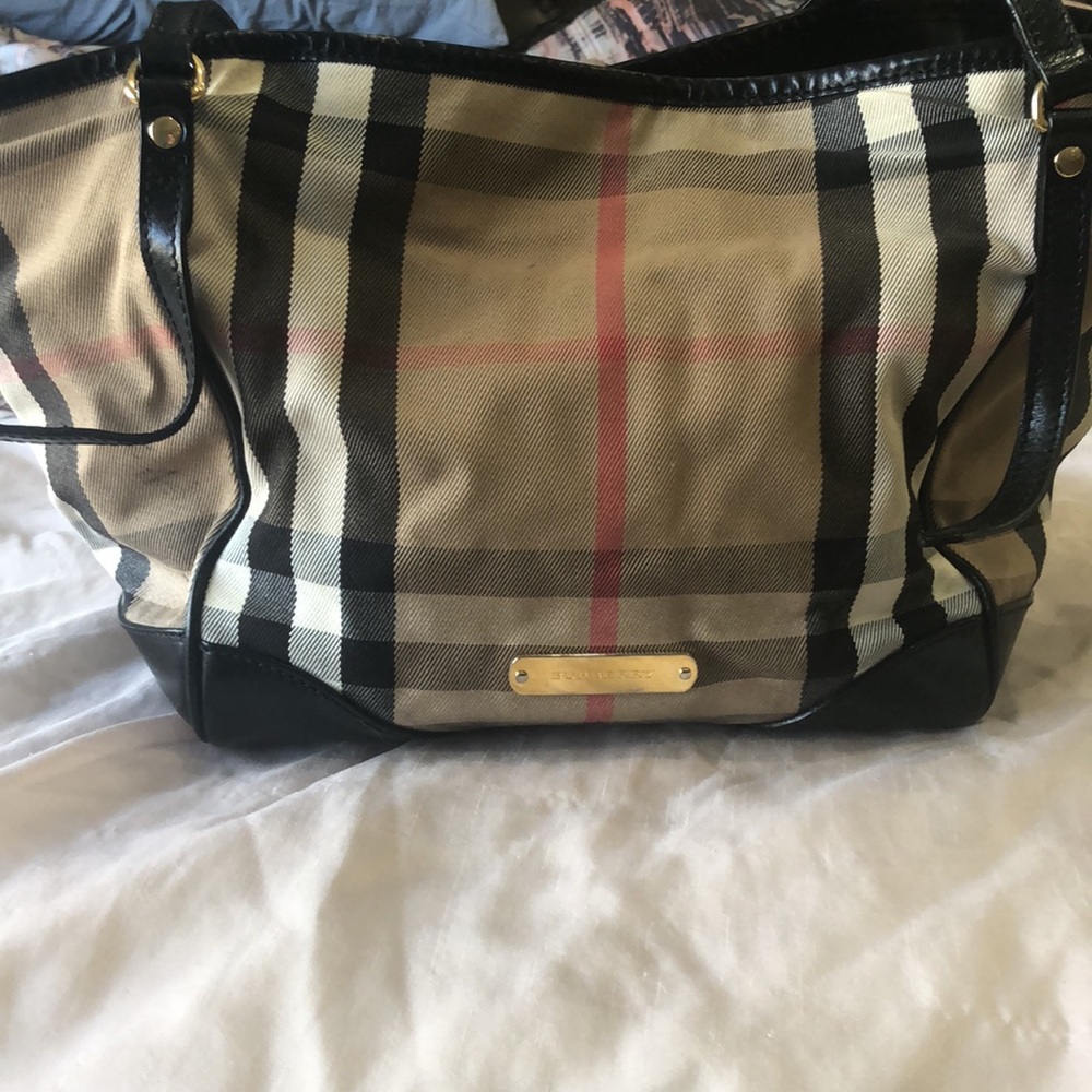 ❤️❤️HP ✨ VINTAGE BURBERRY canvas and leather bag